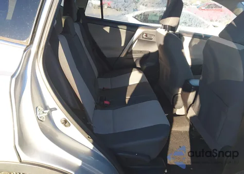 2015 Toyota Rav4 Le z USA, uszkodzony, nr VIN JTMZFREV9FD061508